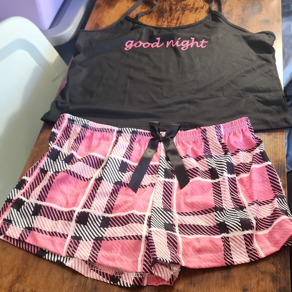 Black and Pink Plaid Women's Sleepwear Set Size L Letter graphic Cami Top/shorts